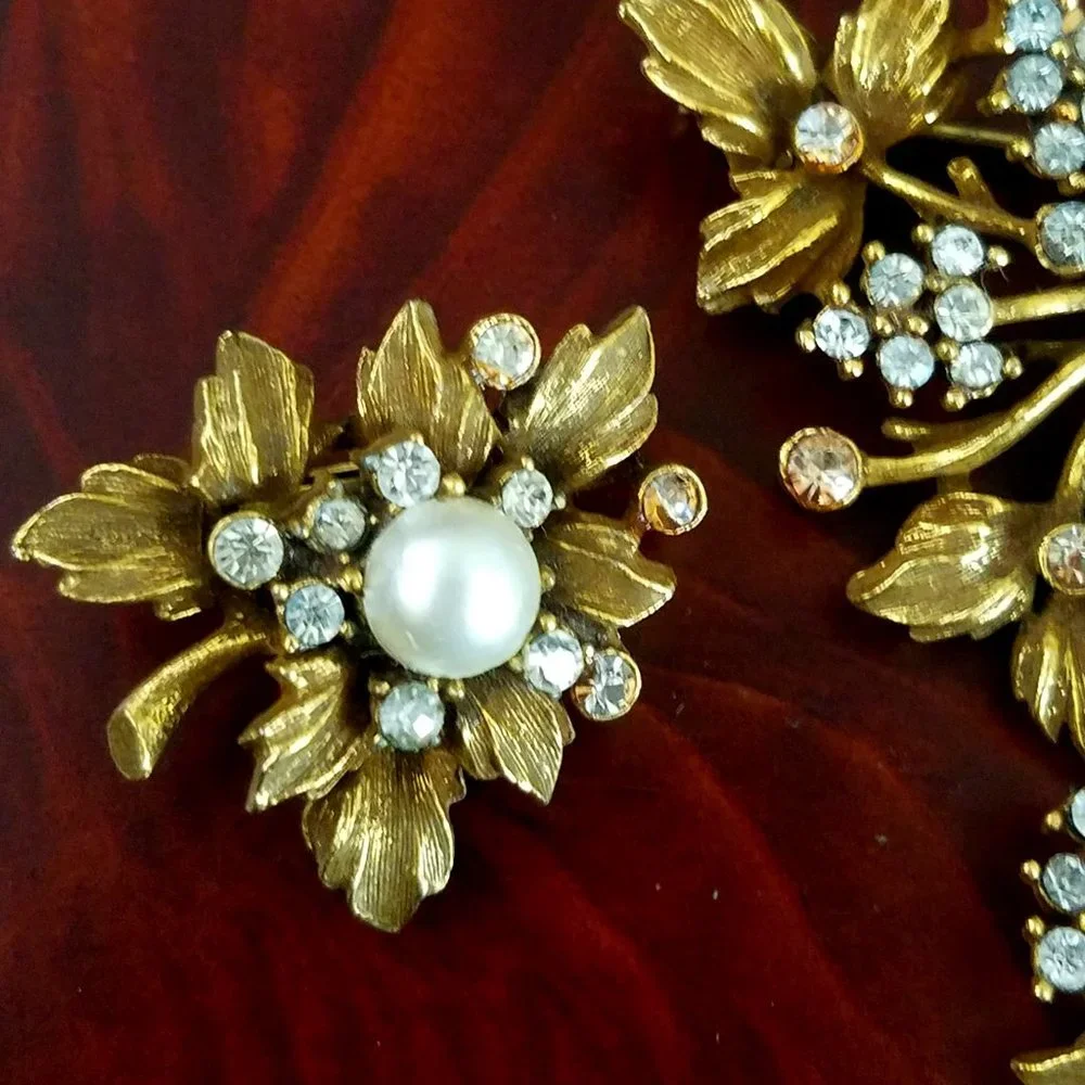 RARE 1940's Corocraft Coro Rhinestone Grapes Vine Antique Pin Brooch & Earrings